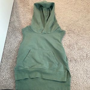 Little bipsy green hooded top